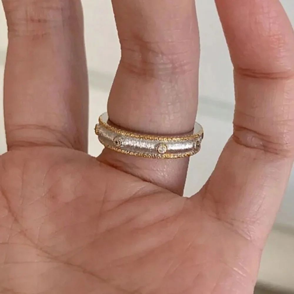Chic Gold and Silver Ring R233 - Picture 3 of 3